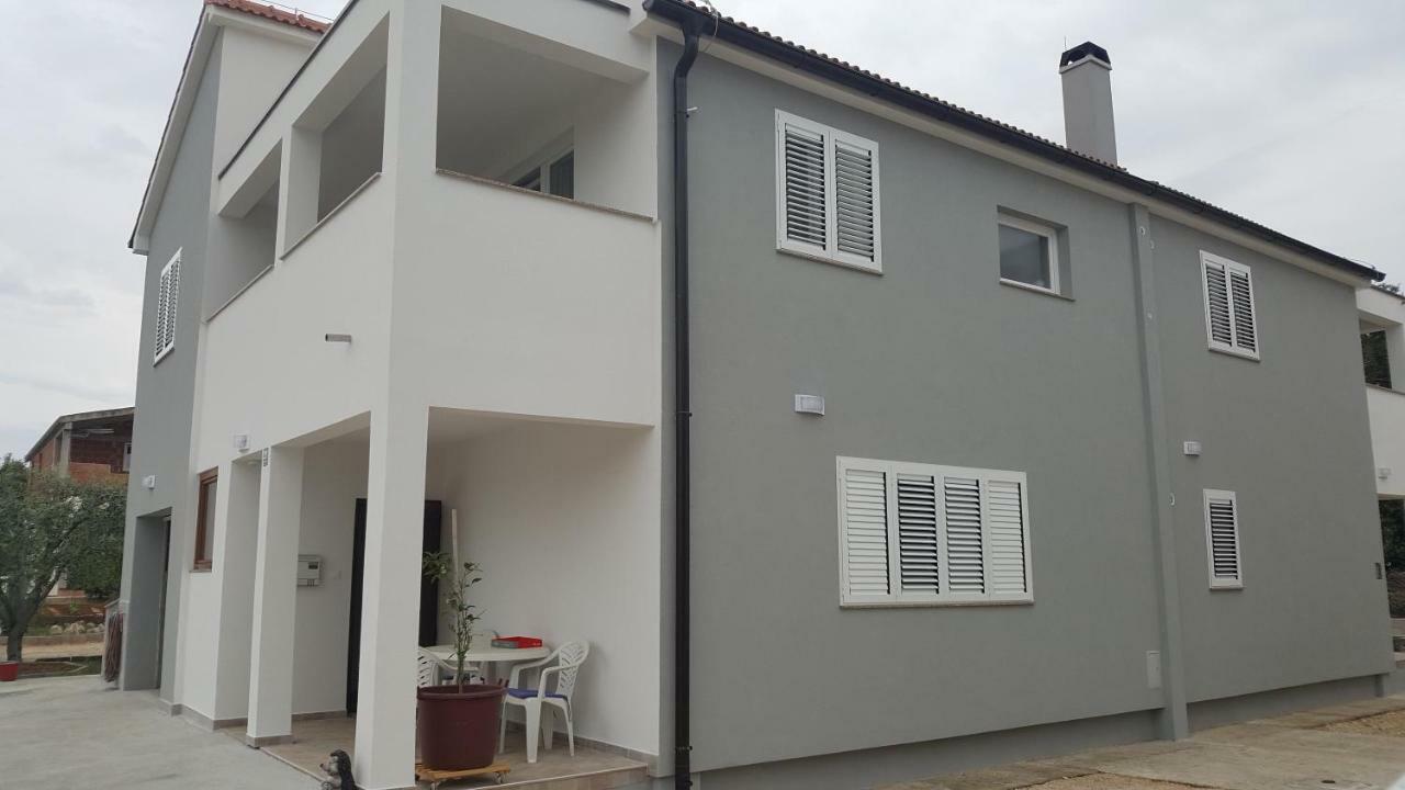 Apartments Mica Vrsi Buitenkant foto
